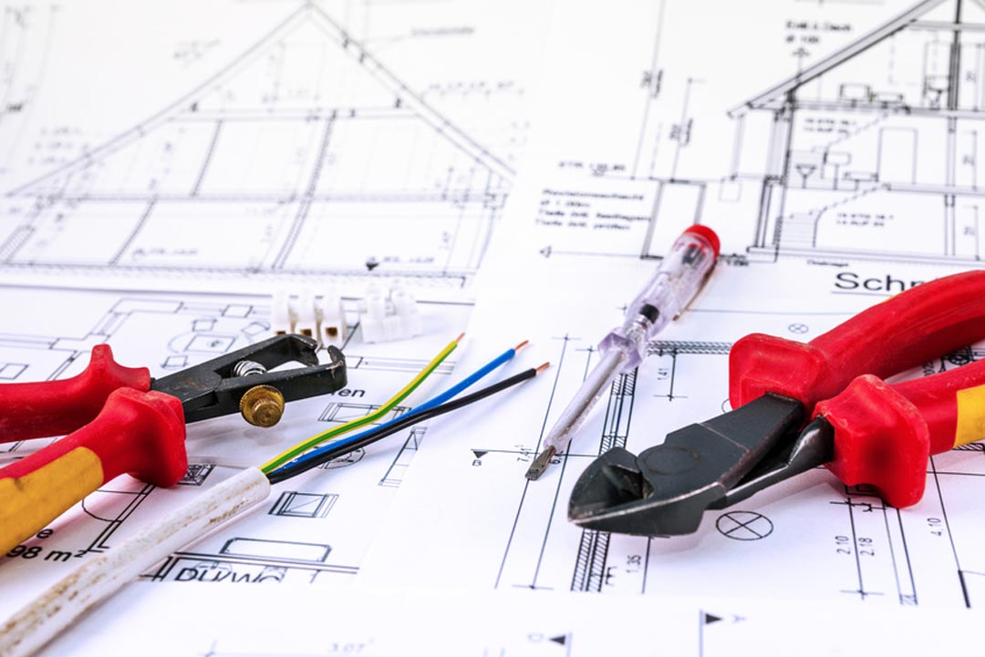 finanzierung-baufirma-architekt-planung-bauplanung-werkzeug-stockwerke-baustelle-neubau-grundstueck-wert-preis-kosten-kostenlos-hauswert-ermitteln.jpg