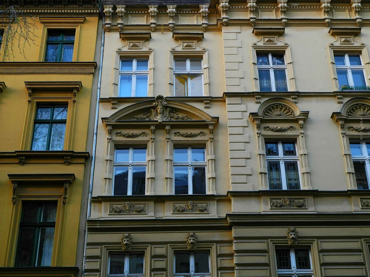 Fassade eines Altbaus.