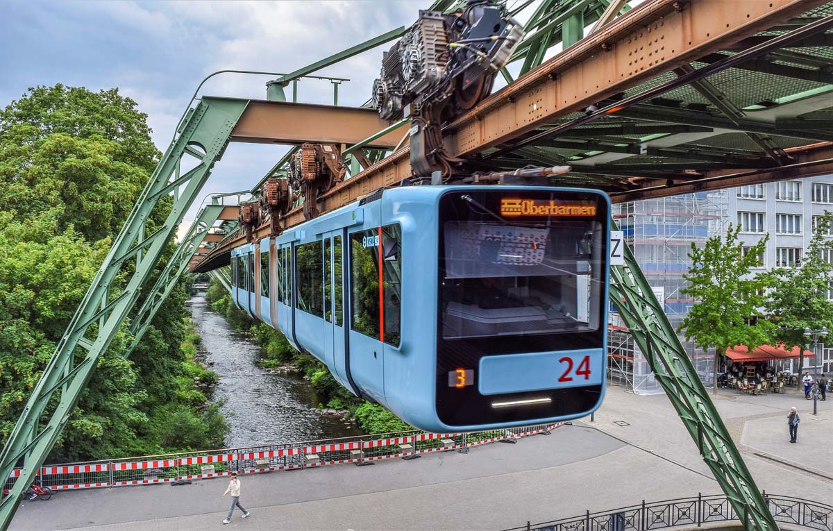 Wuppertal-Stadt-Stadtteile-Deutschland-Nordrhein-Westfalen-Schwebebahn