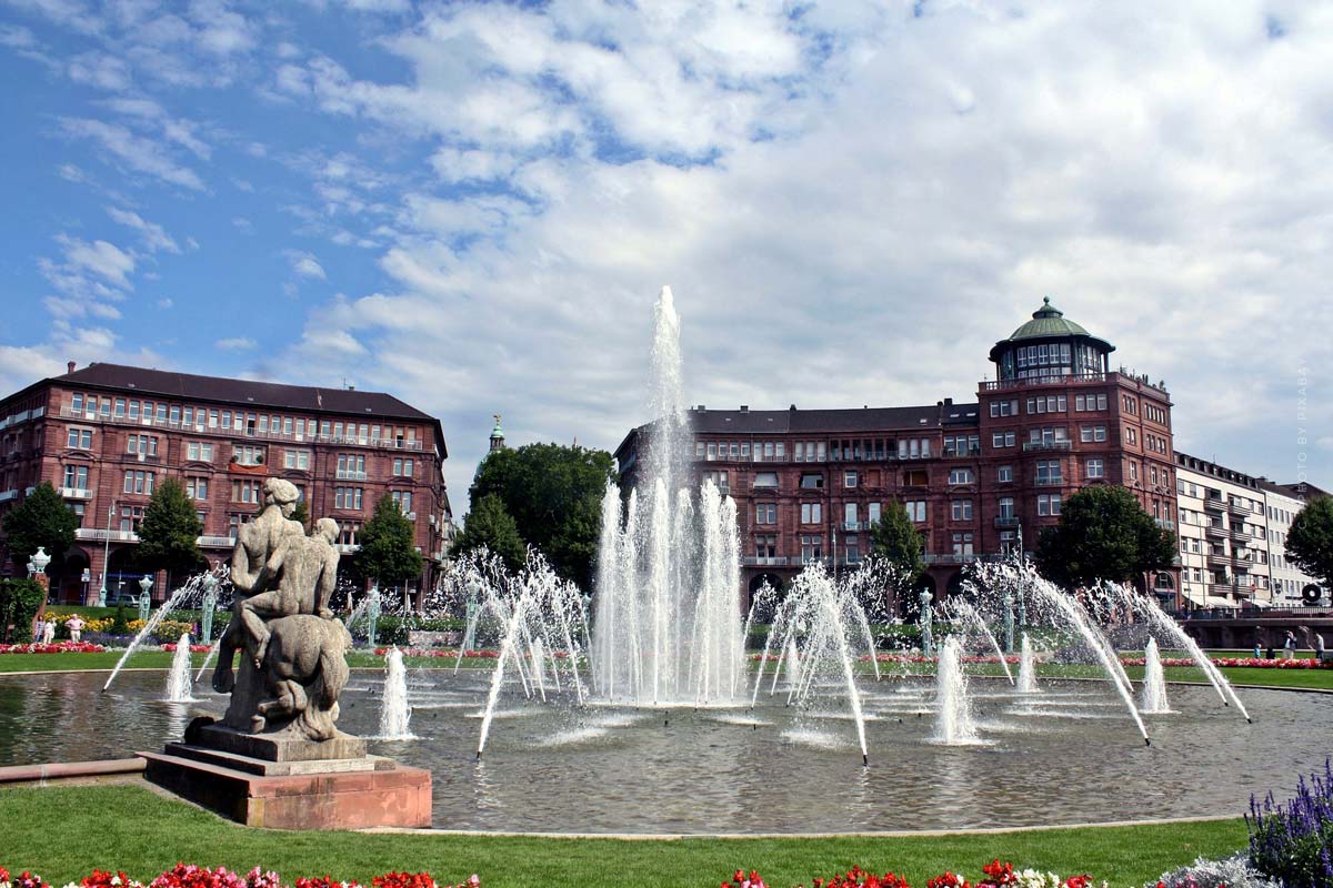 Mannheim-louisenpark-blumen-wasser-fontäne-immobilie-kaufen-grunderwerbssteuer-maklerkosten-wohnung-kaufnebenkosten