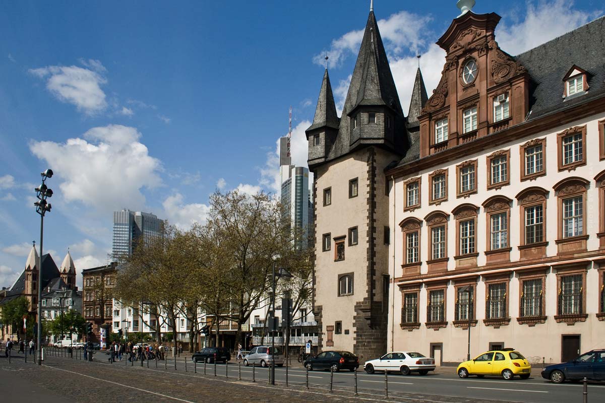 frankfurt-stadt-wohnung-immobilie-kaufen-kosten-makler
