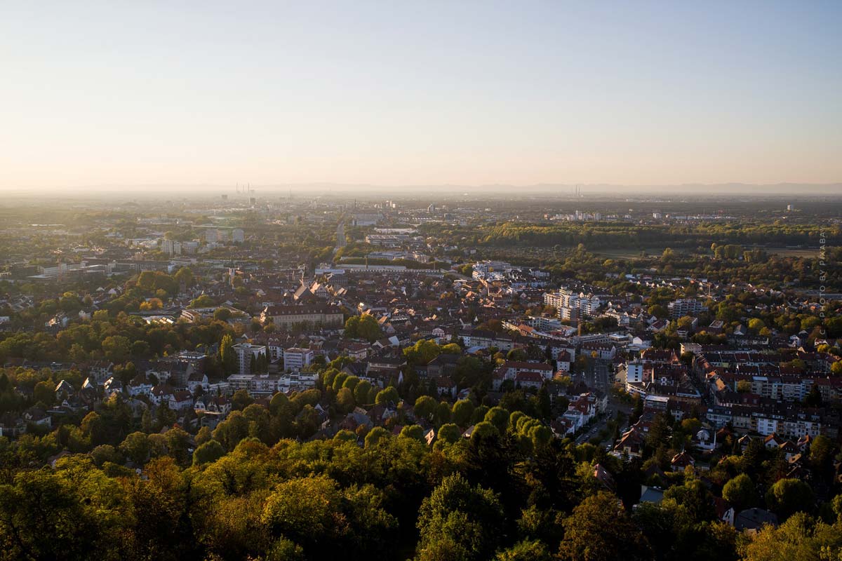 karlsruhe-von-oben-wald-haus-immobilie-architekt-bauen-investition-eigenkapital-markler-mehrfamilienhaus-einfacmilienhaus-grunderwerbssteuer-wohnung-eigentumswohnung