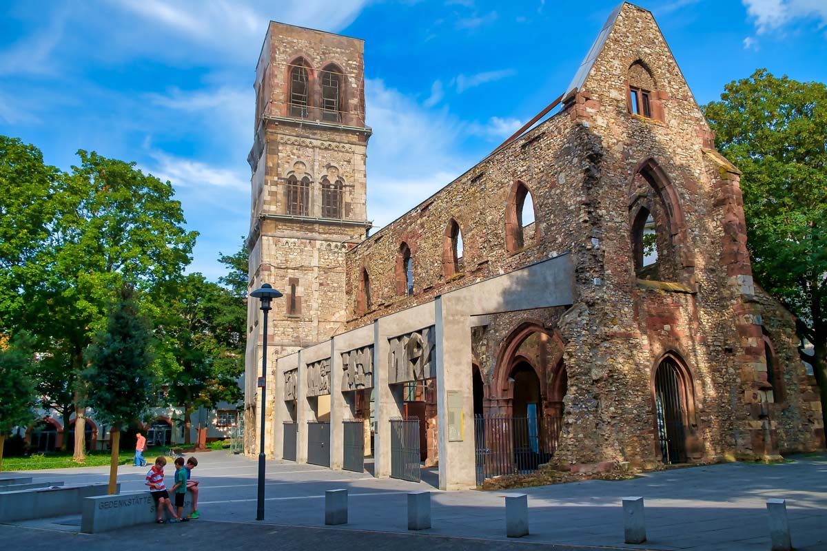 makler kosten in mainz-immobilie-haus-wohnung kaufen-kosten-berechnung-anfanger-ruine-geschichte-denkmal-schutz