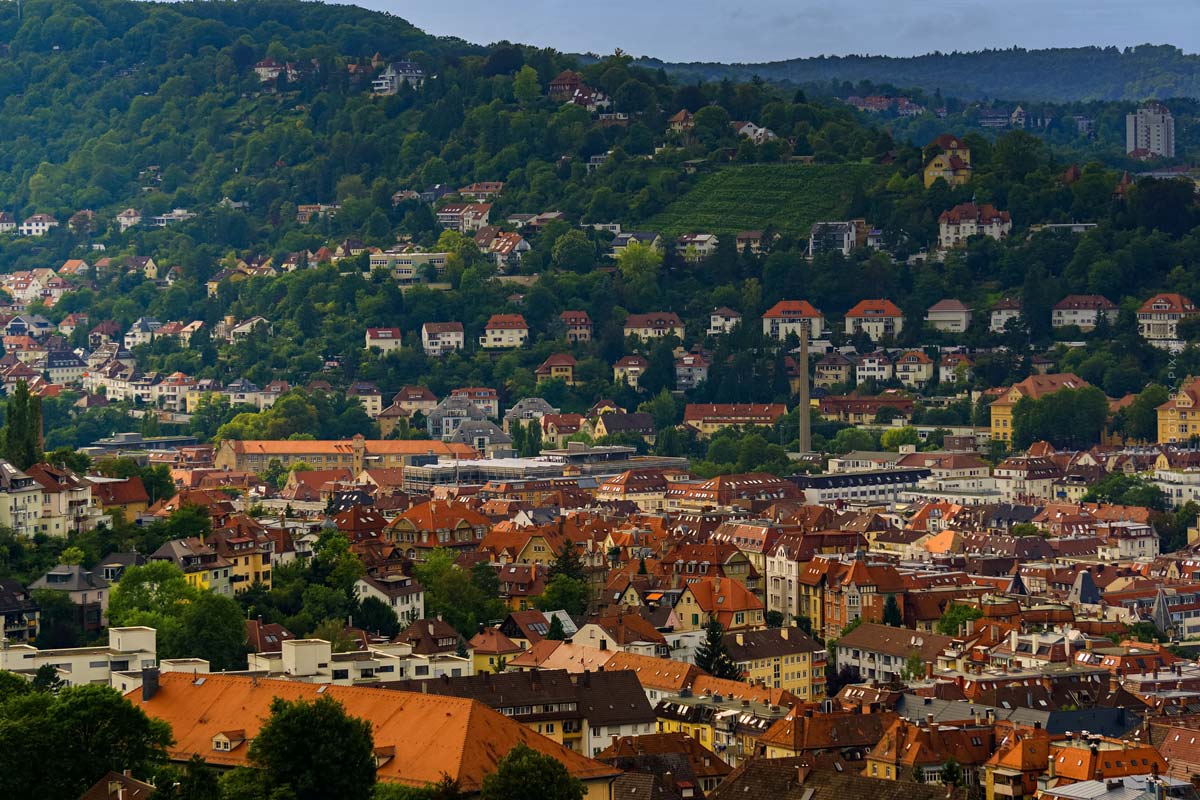 stuttgart-immobilie-haus-kaufen-wohnung-baden-württemberg-markler-kaufnebenkosten-stadt-nebenkosten-marklerkosten-perspektive-stadtbild-von-oben