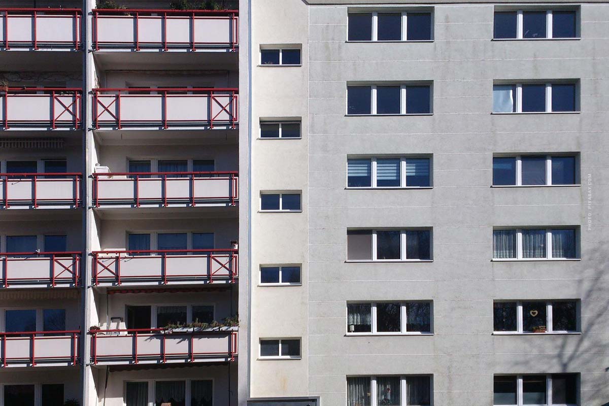 weg-verwaltung-bestellen-ablauf-dauer-vertrag-verwalterbestellung-mehrfamilienhaus-neubau-fenster-fassade