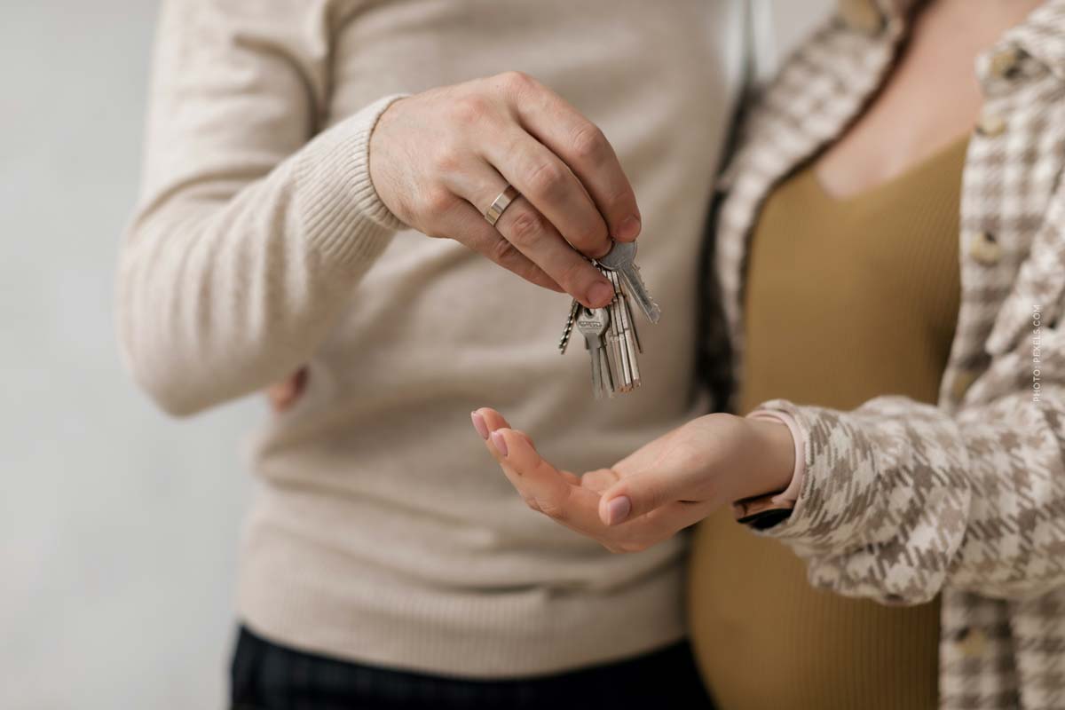 makler-termin-berlin-besichtigung-wohnung-kaufen-beispiel-uebergabe-schluessel-uebergabe-protokoll