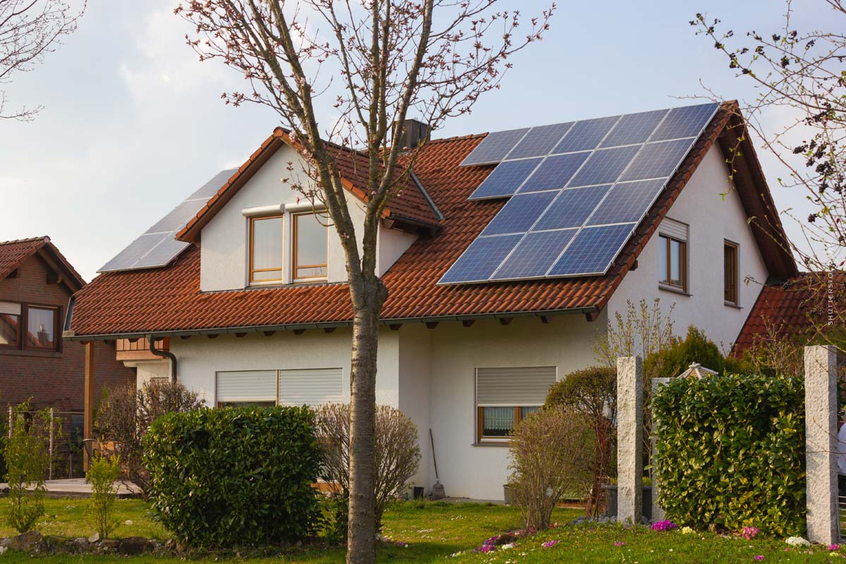 aachen-haus-kaufen-garten-solar-baum-hecke-makler-vermieter