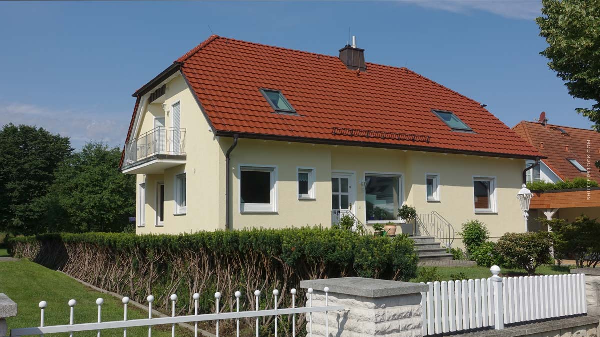 dresden-haus-garten-zaun-hecke-familie-wohnen-kinder