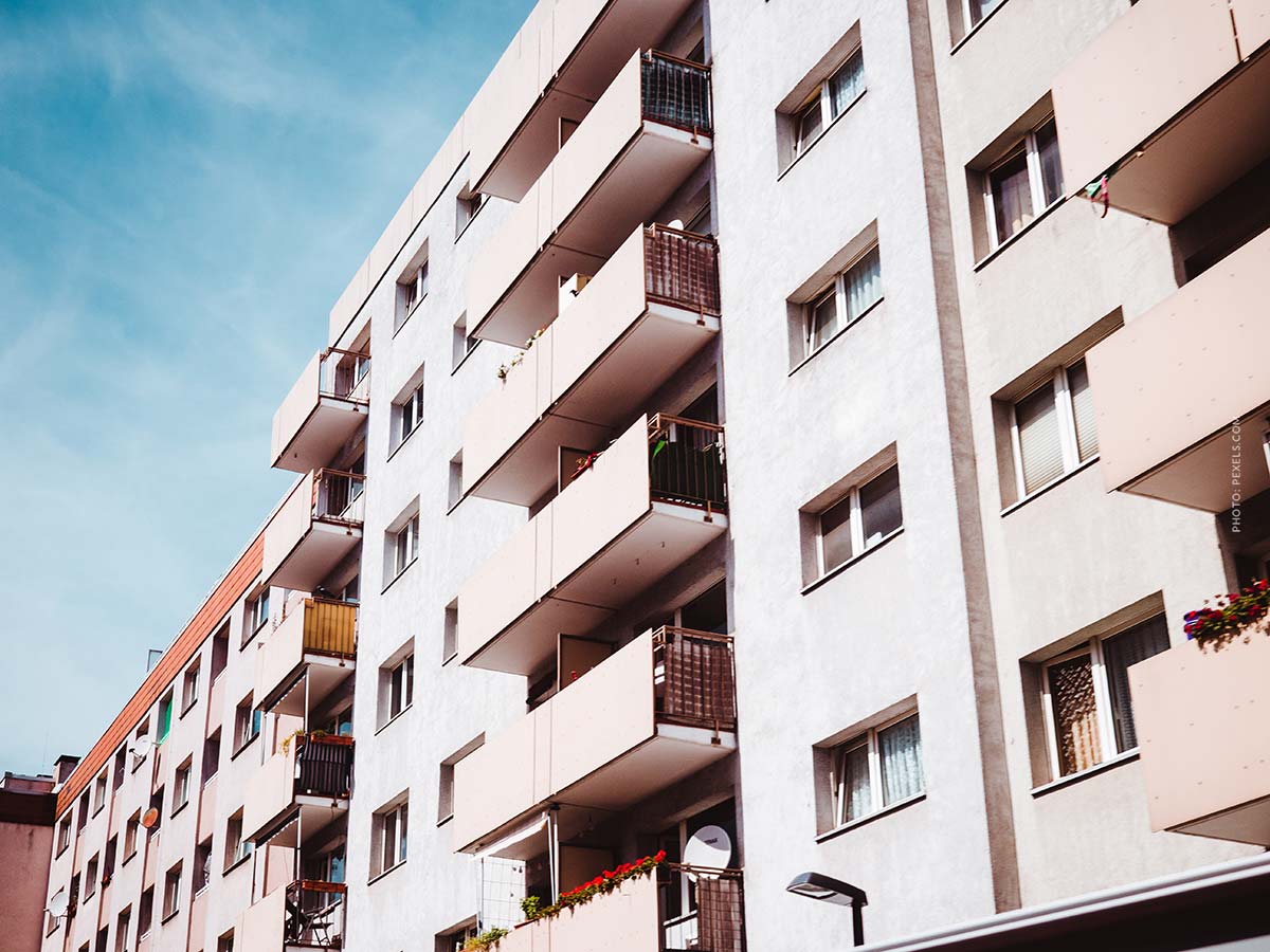 haus-weg-balkone-fenster-weg-eigentümer-wohnungen