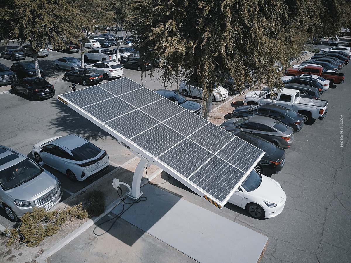 solaranlage-photovoltaikanlage-parkplatz-auto-solarpflicht-anlage