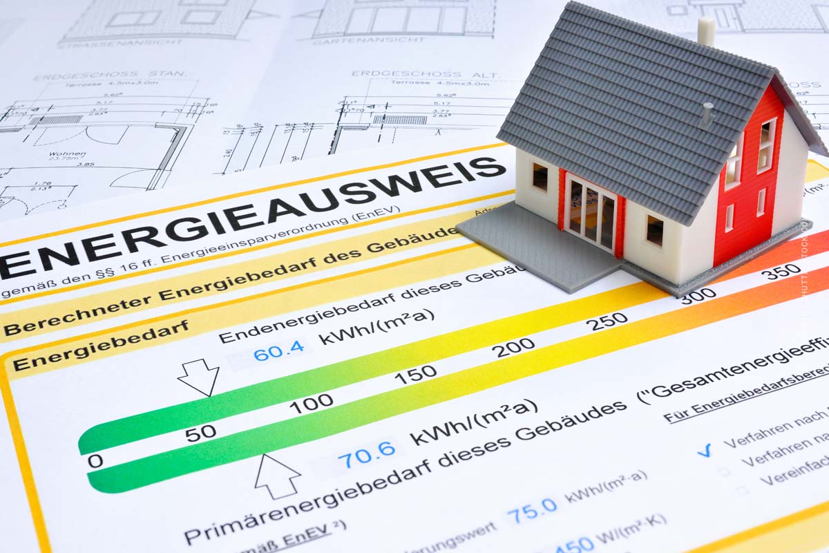 energieausweis-haus-wohnung-kosten-arten-pflicht-klassen-bedarfsausweis-verbrauchsausweis-gebäude-dokument-informationen